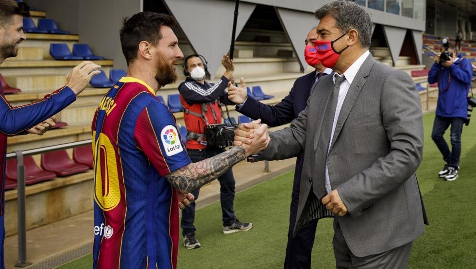 رئیس بارسلونا / کاپیتان بارسلونا 